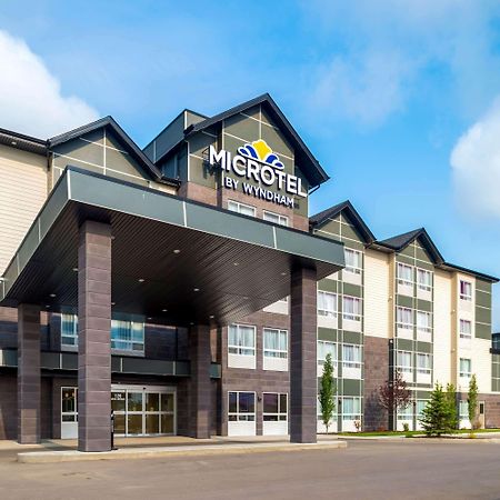 Microtel Inn & Suites By Wyndham Red Deer Esterno foto