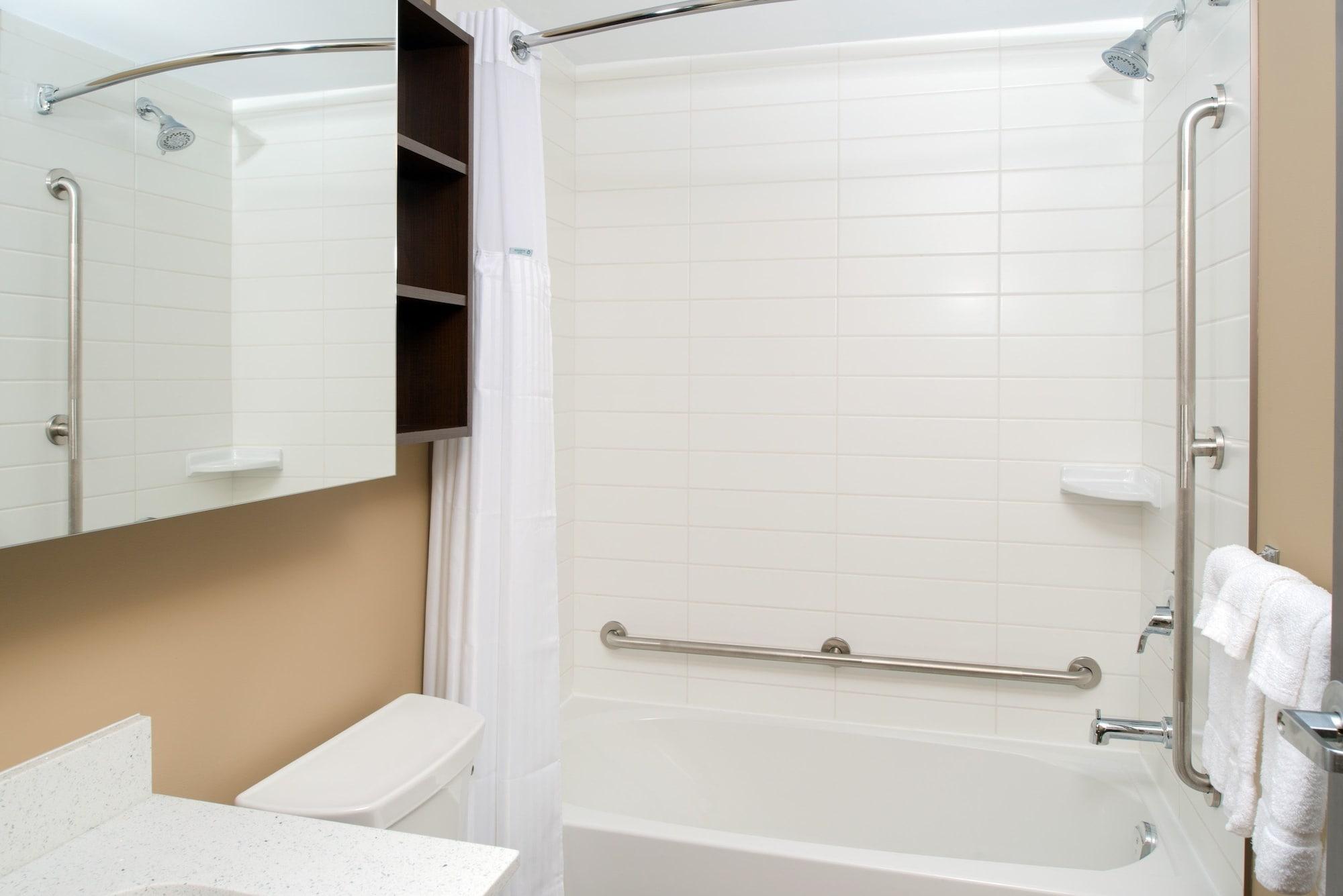 Microtel Inn & Suites By Wyndham Red Deer Esterno foto