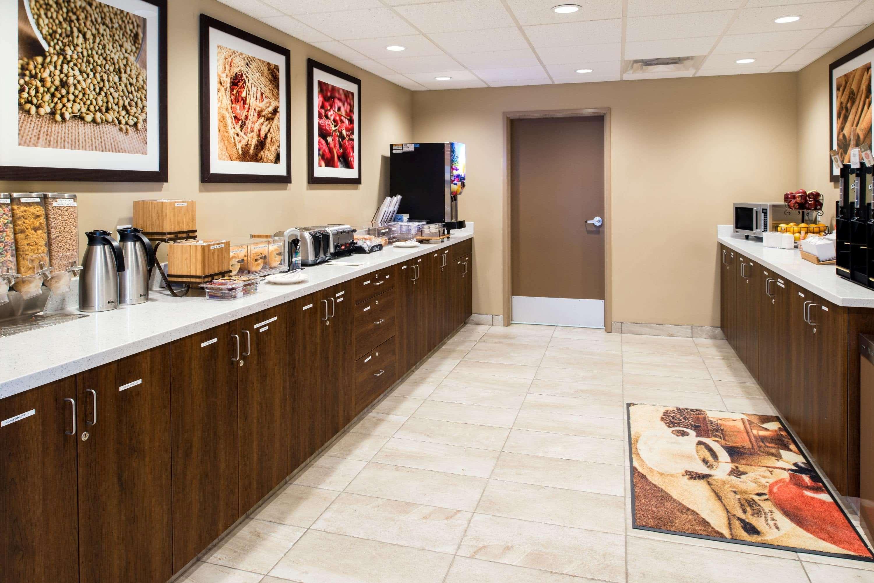 Microtel Inn & Suites By Wyndham Red Deer Esterno foto