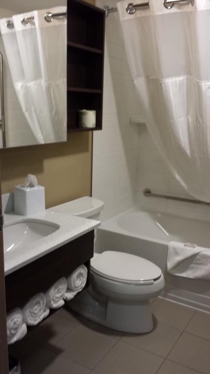 Microtel Inn & Suites By Wyndham Red Deer Camera foto
