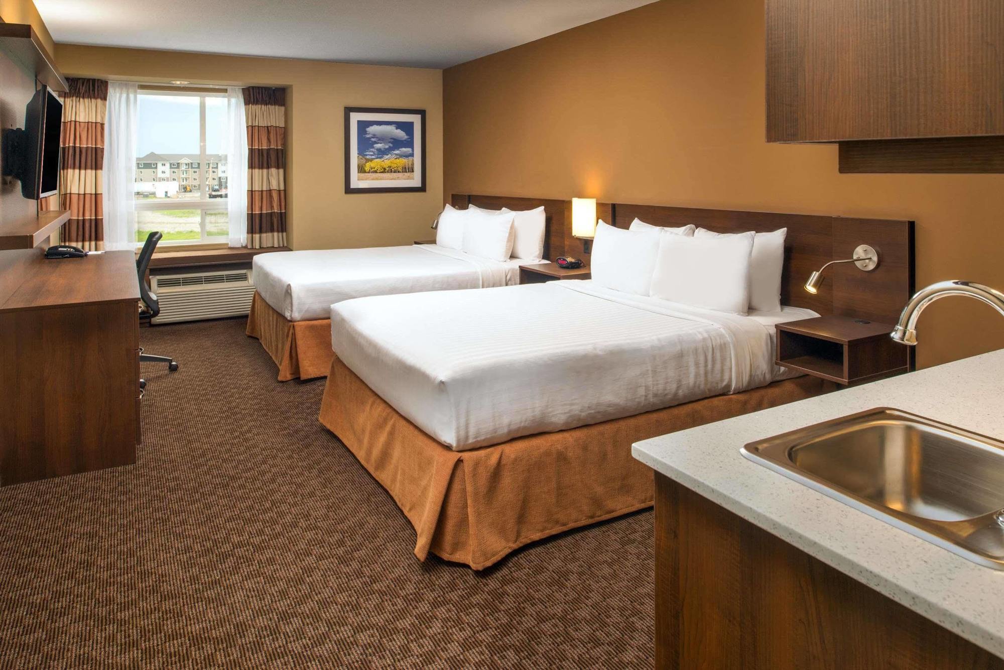 Microtel Inn & Suites By Wyndham Red Deer Esterno foto